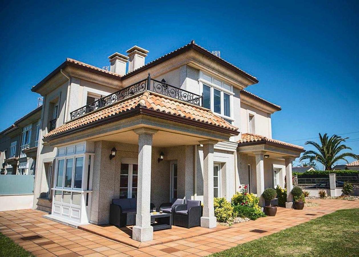 Chalet Pareado Con Jardin En 1ª Linea De Mar Villa Burela Exterior photo